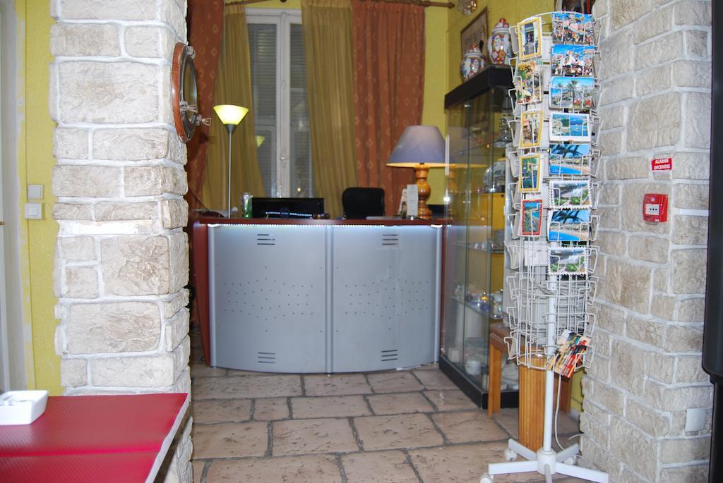 Hotel Azur نيس المظهر الخارجي الصورة